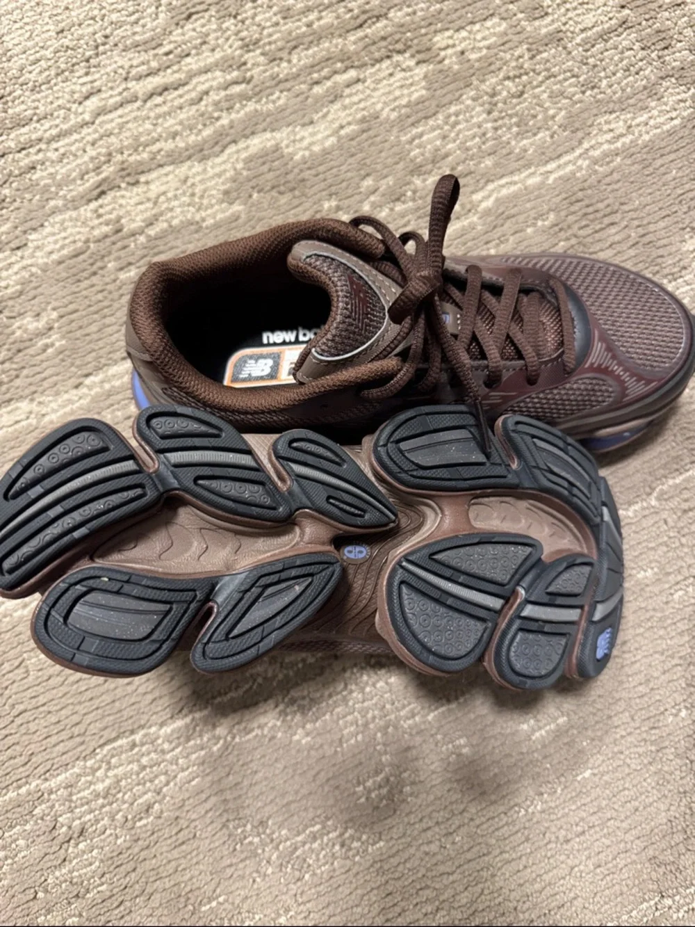 New Balance Women's Brown Athletic Shoes with Light Blue Cushioning